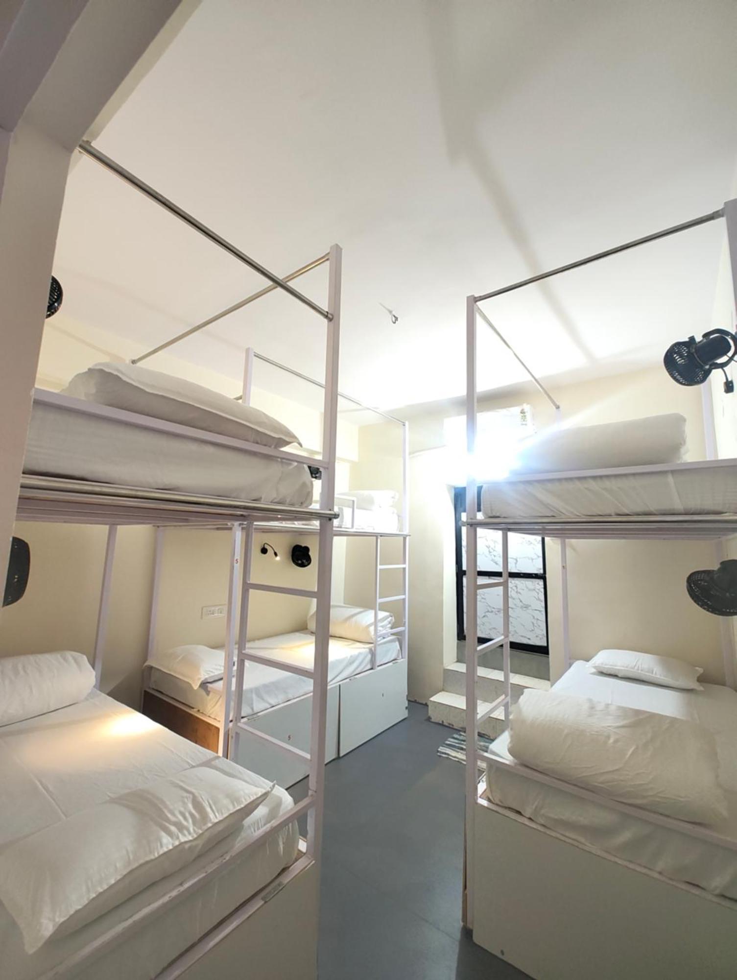 Hot - House Of Travellers, Vagator Hostel Room photo